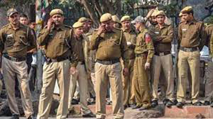 दिल्ली में एक हजार पुलिसकर्मी ,750 डॉक्टर कोरोना की गिरफ्त में