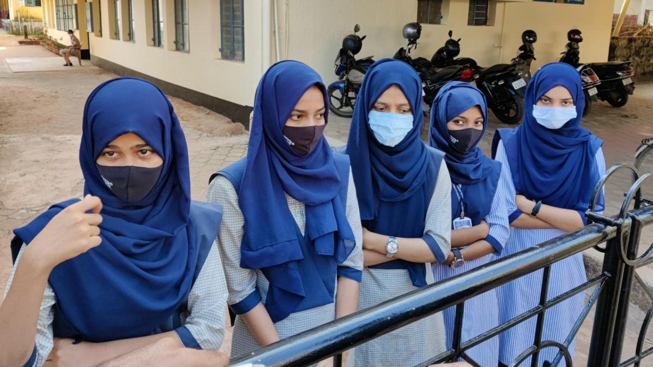 Karnataka Hijab Controversy Latest Update