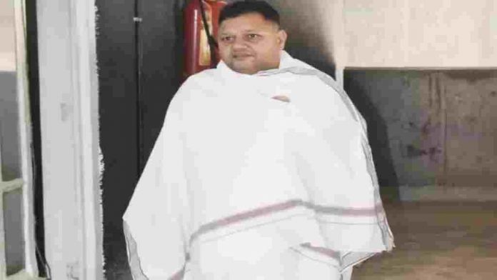 Congress MLA Neeraj Sharma Reached the Assembly Wearing Dhoti