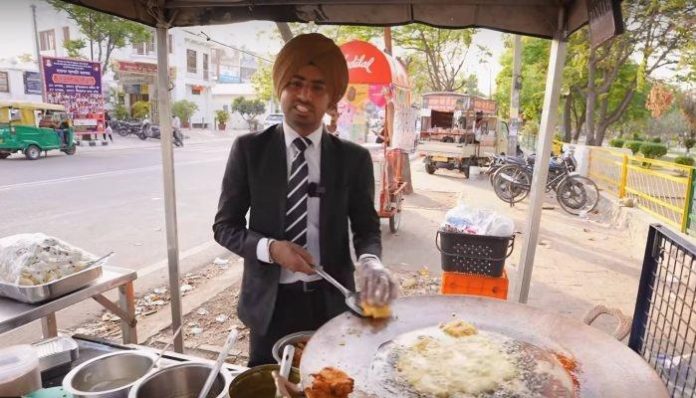 Brothers Sell Chaat Golgappa in Suit Viral Video