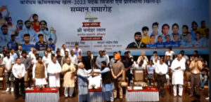 MP Kartik Sharma Handovering The Great Indian Torch To Cm Manohar Lal