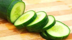 eat cucumber