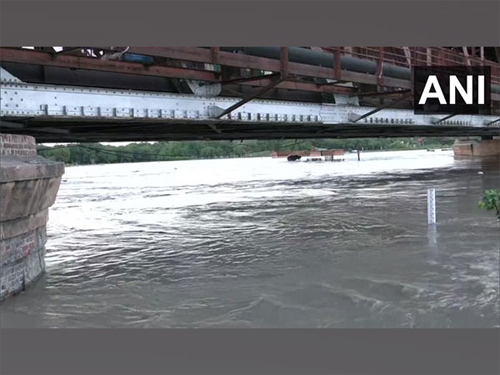 Delhi News Yamuna river flowing above danger mark